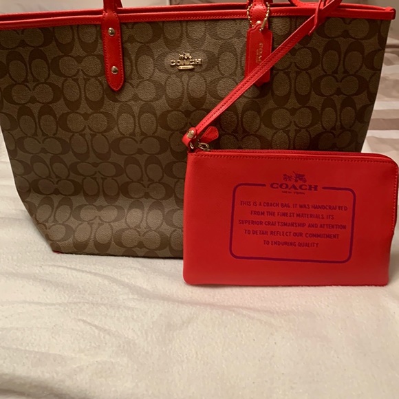 Coach Handbags - Coach tote